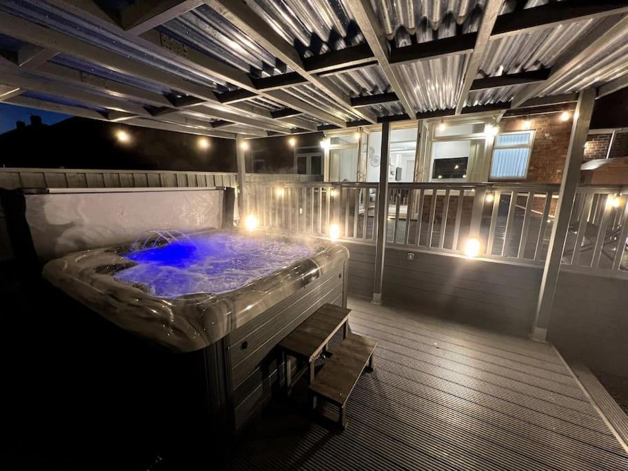 Numero Venti Aparthouse Wifi Parking Hot Tub Newcastle upon Tyne Exterior photo