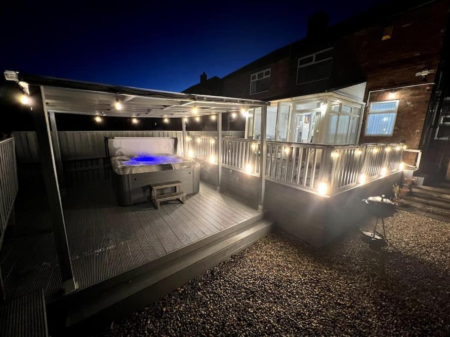 Numero Venti Aparthouse Wifi Parking Hot Tub Newcastle upon Tyne Exterior photo
