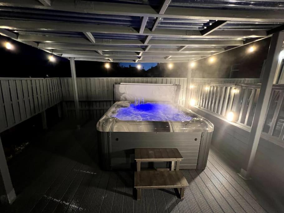 Numero Venti Aparthouse Wifi Parking Hot Tub Newcastle upon Tyne Exterior photo